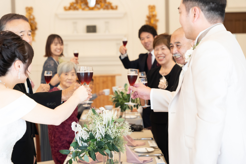 和やかな雰囲気で会食を