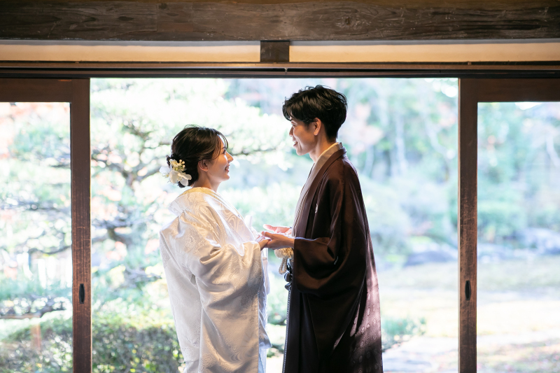 家屋の中でもリラックスして撮影を