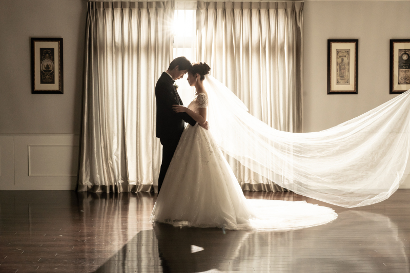 【韓国風WeddingPhoto】◇洋装スタジオ◇9月末までの撮影で新郎シャツレンタル無料!