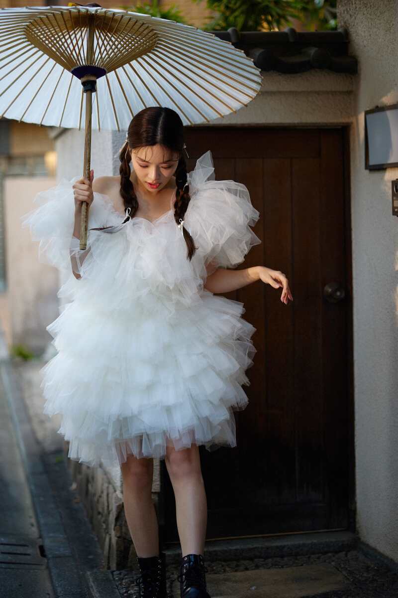 フォトウェディングの常識を超える1着を