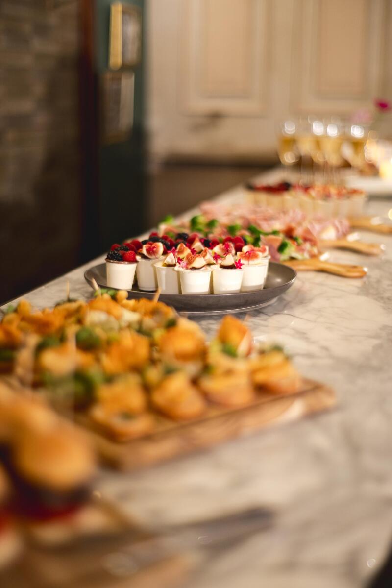 DRESSES STUDIO AOYAMA_会食ができる