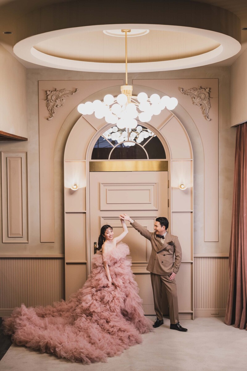 迷ったらどちらも着られる!贅沢2着ドレスのフォトプラン(新婦洋装2着・新郎洋装1着)