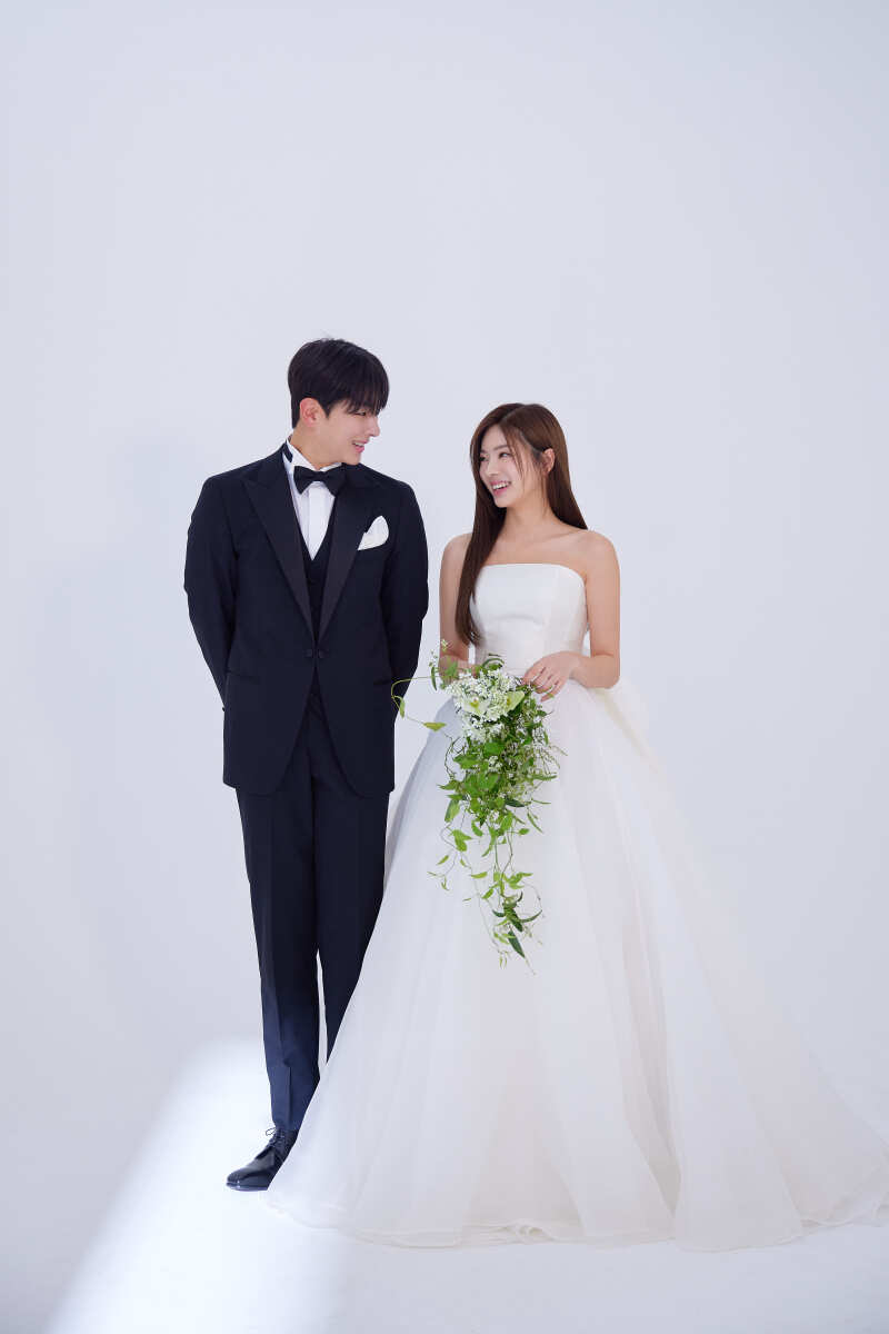 【シンプルに♪ スタジオ撮影プラン】ご家族ご友人お子様も大歓迎♪【表示価格からアップ料金なし】【納品全データレタッチ込み】