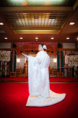 白無垢（後ろ姿）