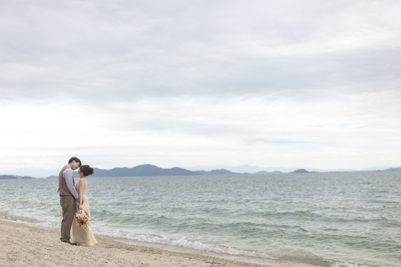 湖東を背景に★