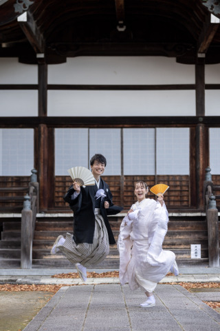 西教寺から琵琶湖の大人かわいいお二人。