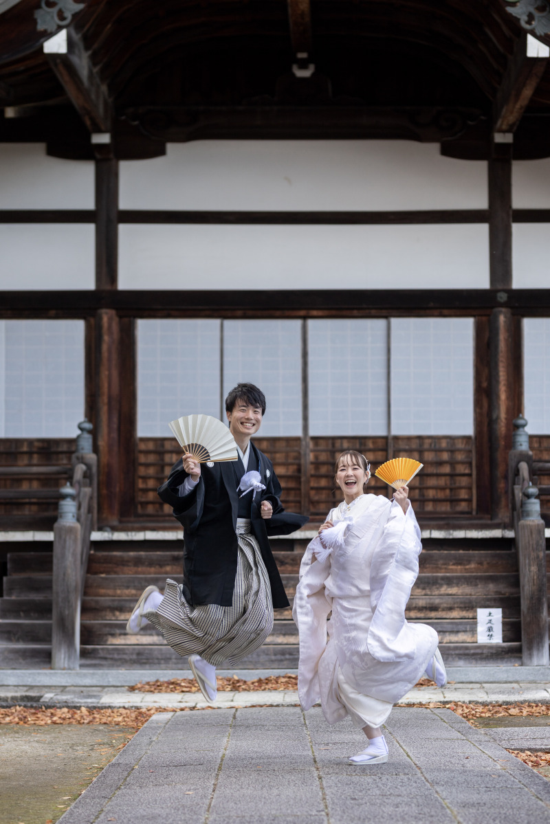 西教寺から琵琶湖の大人かわいいお二人。