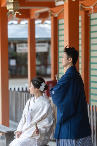 凛としたカットもおふざけも本気！大人のお二人の和装桜前撮り。