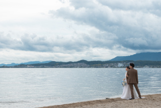 メタセコイアから琵琶湖のかわいいお二人。