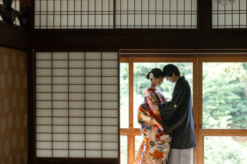 障子越しのおでこあわせ。