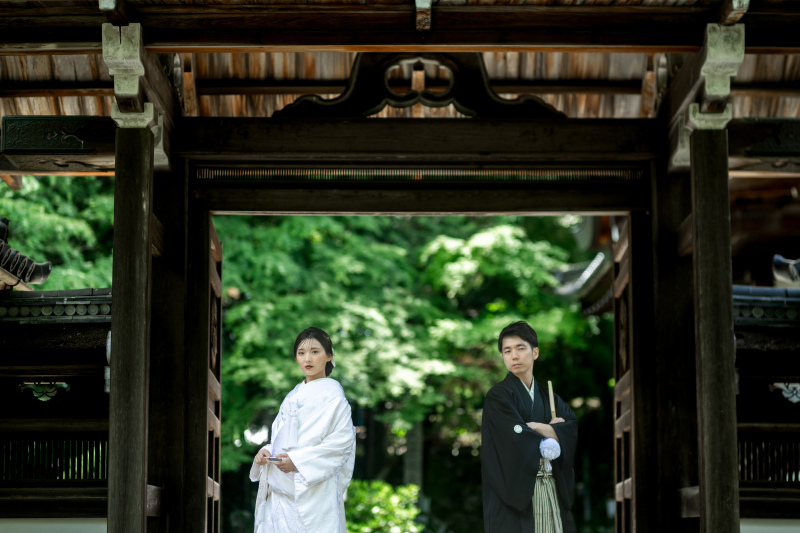 大師殿の山門も凛と。