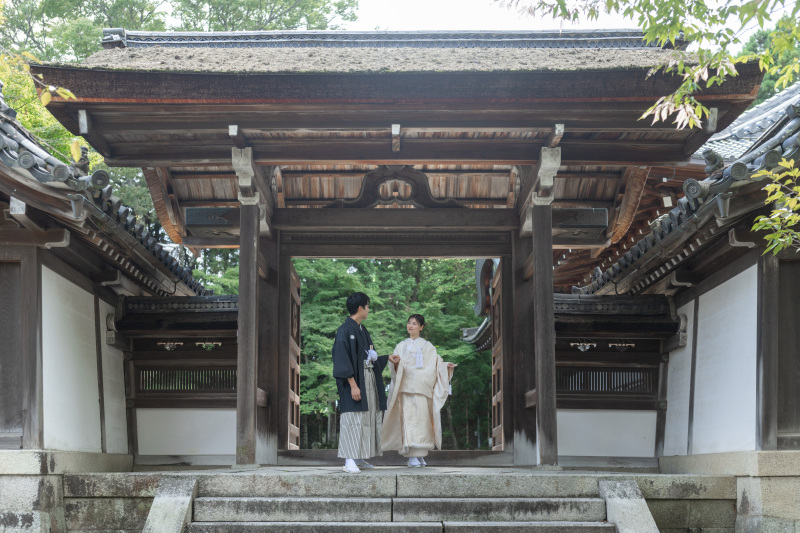 西教寺からの琵琶湖のお二人のロケーションフォト