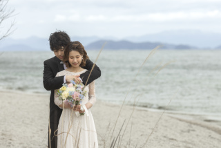 ドレス2点利用プランのかわいいお二人の琵琶湖フォト★