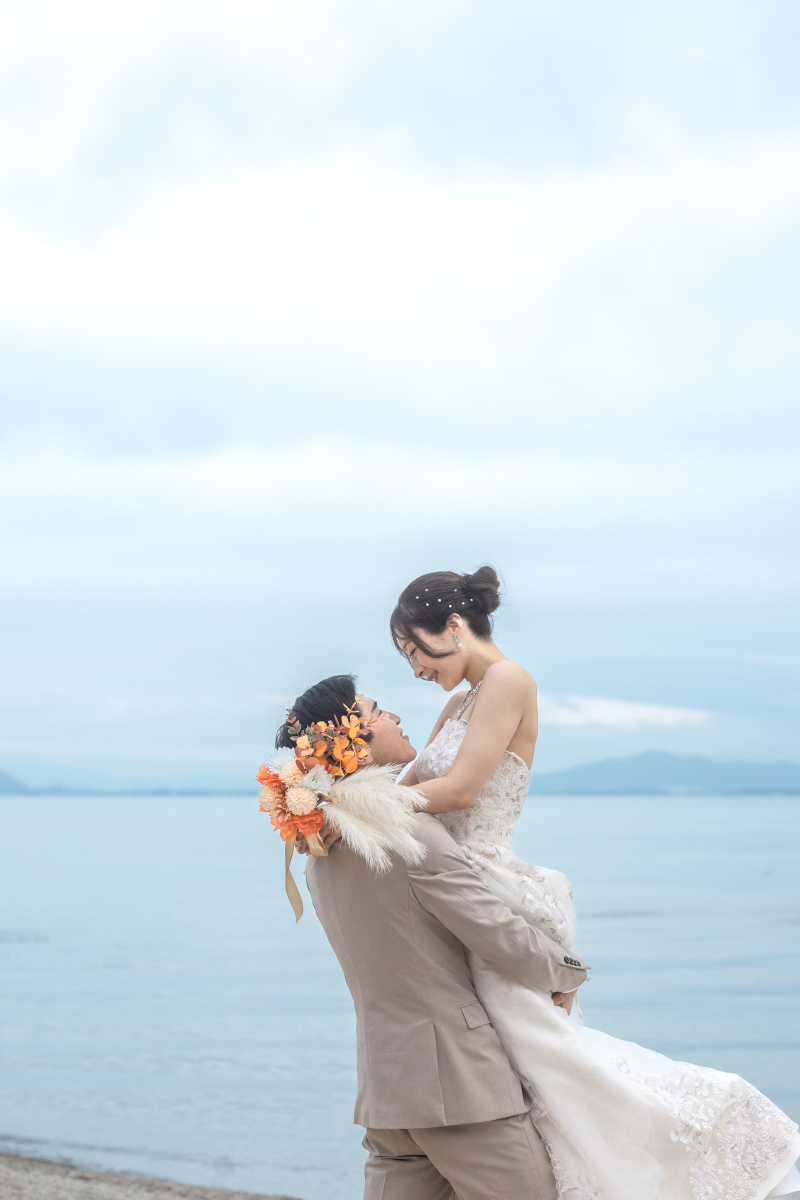 抱きかかえは臨場感が大切です。