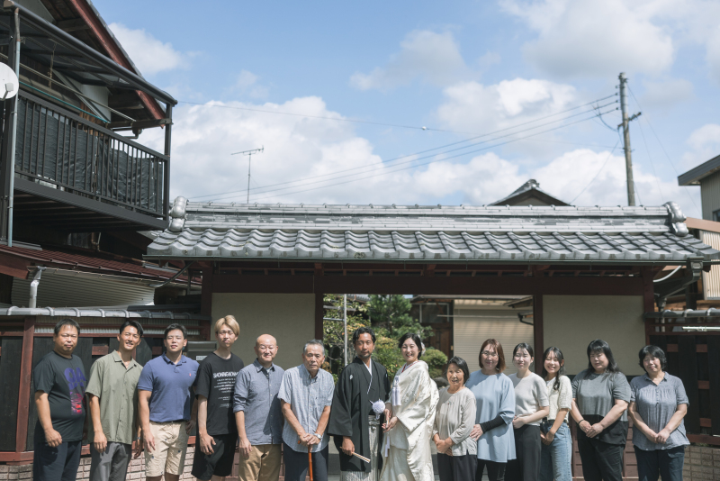 お次はどんと一列で。