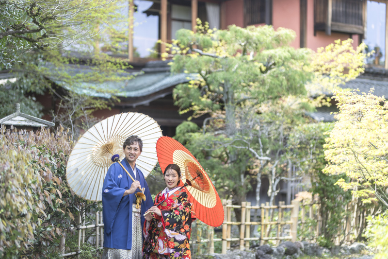 紅白の和傘の組み合わせも愛らしい★