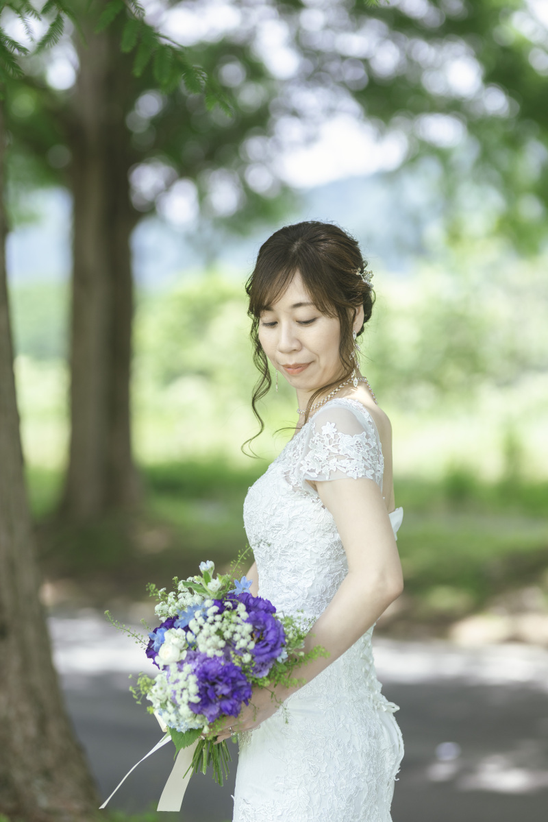 ブルーが基調のブーケが美しい。