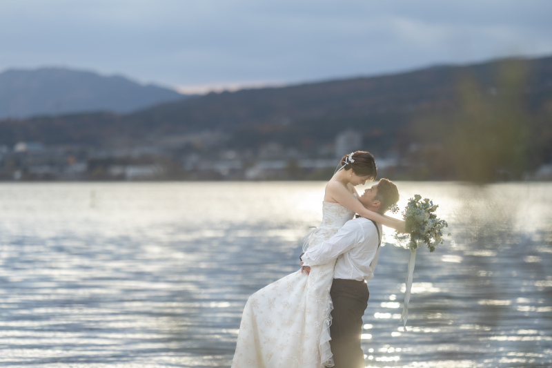 軽々ともちあがる抱っこシーン★