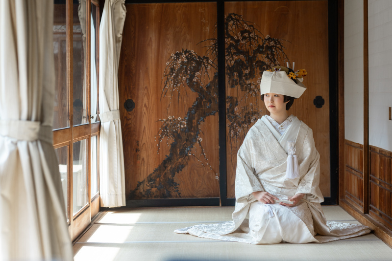 社務所に入って角隠しをいよいよ。