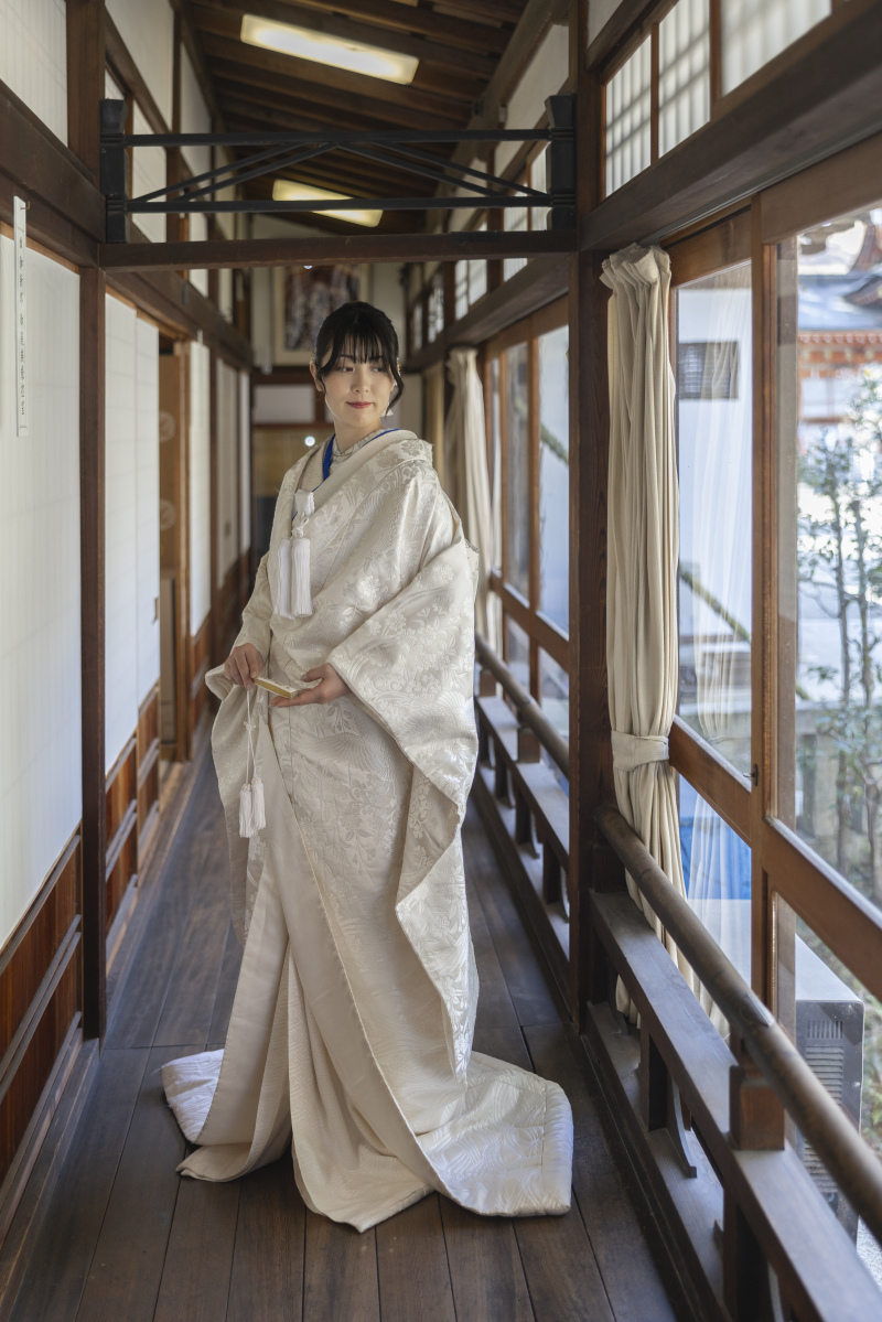 白無垢にお着替えをして。