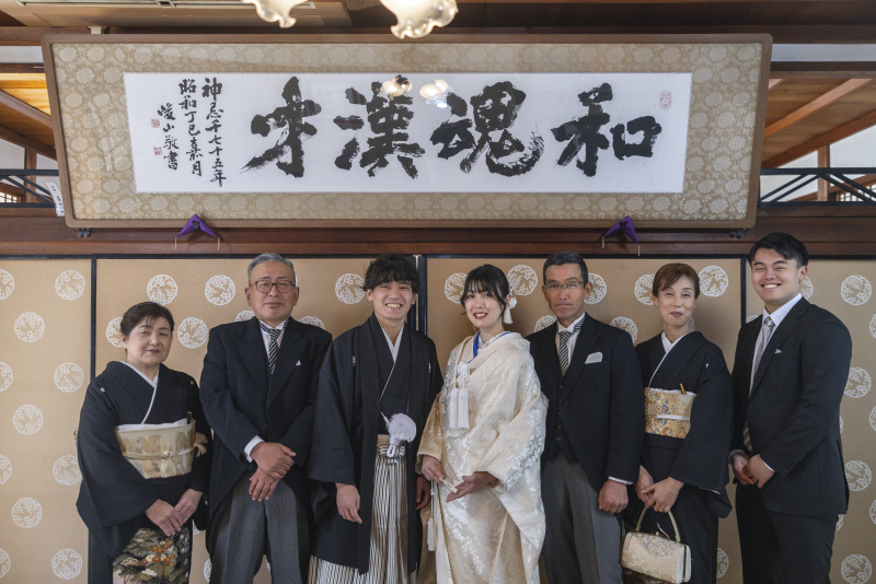 社務所で皆様で撮影。