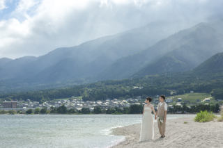 メタセコイアから琵琶湖まですべてが整った大人かわいいお二人の前撮り