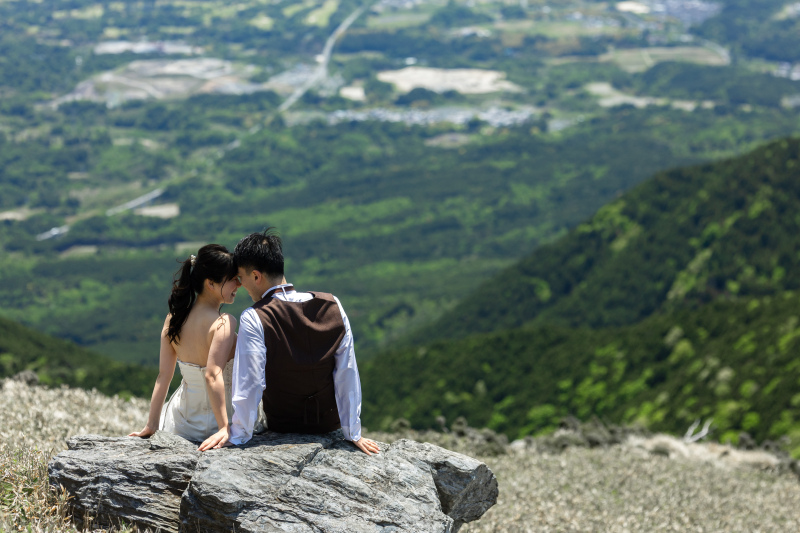 快晴の標高1100ｍ蓬莱山でのロケーションフォト。