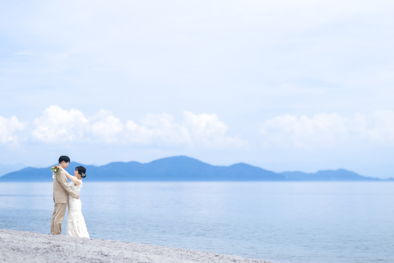 湖東の山並みも美しい。