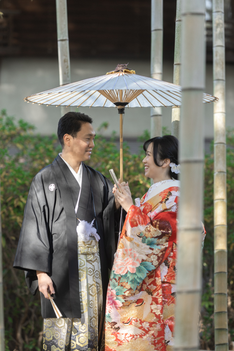 相合傘も丁寧にポージングを作ります。