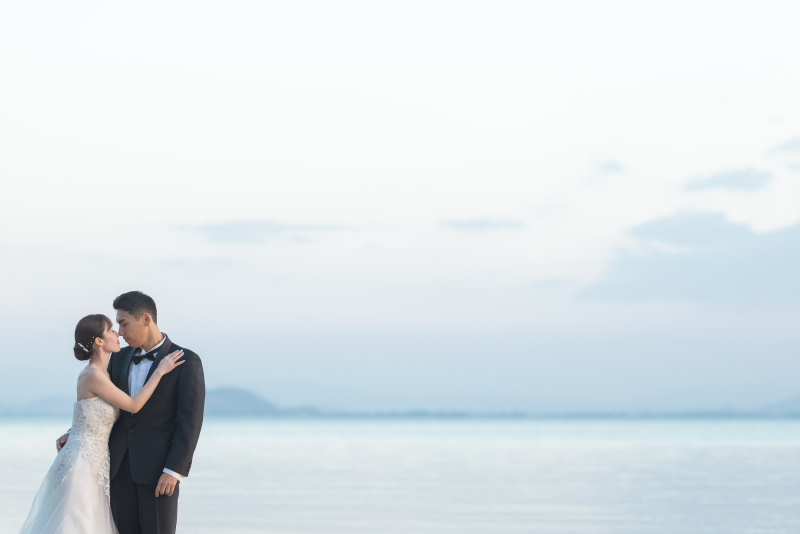 マジックアワーも青く。