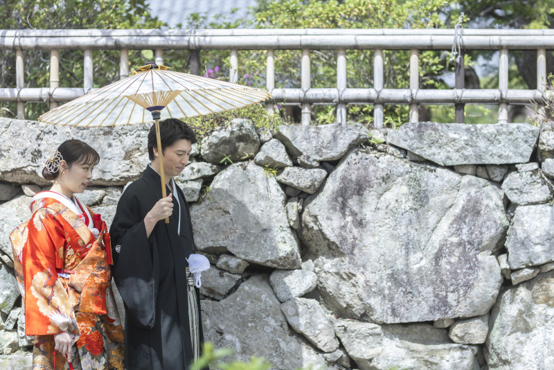 石垣も有名で、お散歩シーンを撮影。