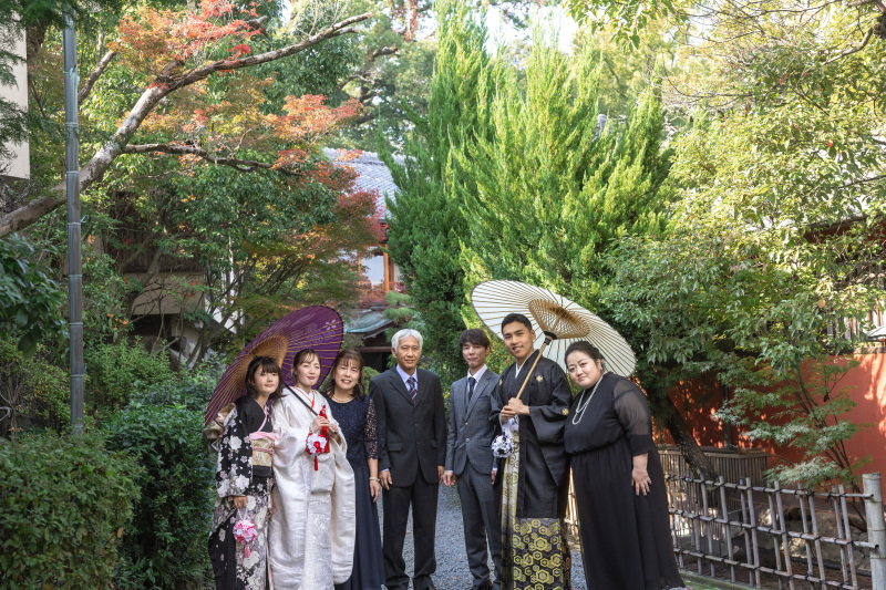 和装撮影の結びはみんなで。