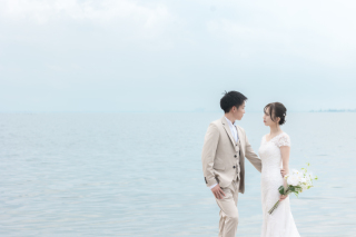 スタイリッシュなお二人の琵琶湖ロケーションフォト