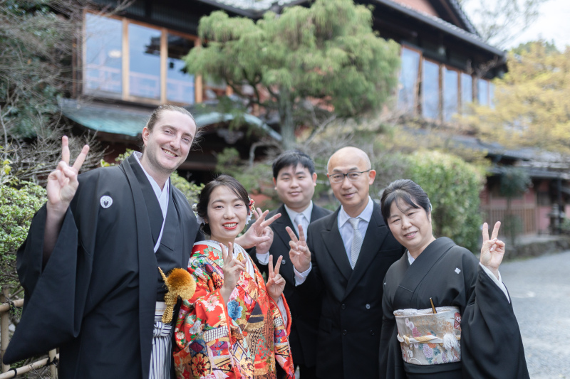 結びは楽しく集合写真