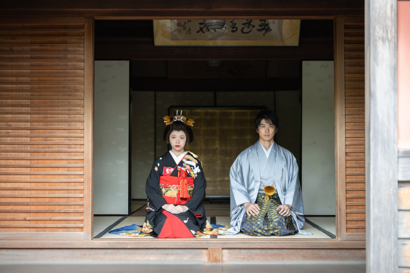 【京都or滋賀和装】《引き振袖プラン》白無垢色打掛にはない新鮮さ。歩きやすく様々なポージングも可能。お鬘利用で本格撮影も★