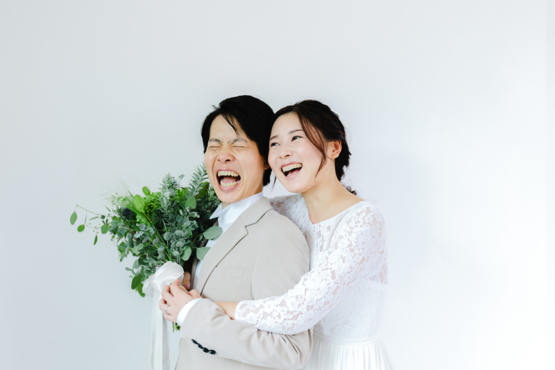 【ヘアメイク&衣装持ち込みロケ】持ち込みドレスは何着でもOK。リーズナブルに前撮りをご案内いたします。