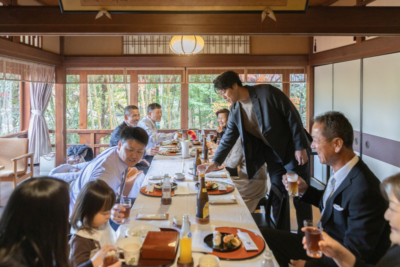 【会食付きプラン】撮る結婚式。和装でも洋装でも。撮影を行った後、ご会食でゆっくりとした時間を大切な皆様とお過ごしいただけます。