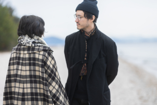 【私服や持ち込み衣装でのロケーションフォト】旧志賀町へのご旅行の際の撮影や、エンゲージフォトや結婚記念日にも対応します。