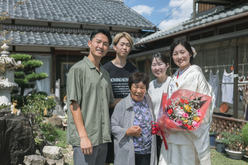 【滋賀県内お家発ちプラン】《滋賀県内どこでも出張可能】ご自宅でお支度着付けを行いご家族にご挨拶。思い出の場所でロケ撮影★