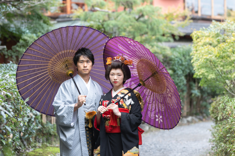 【京都or滋賀和装】《引き振袖プラン》白無垢色打掛にはない新鮮さ。歩きやすく様々なポージングも可能。お鬘利用で本格撮影も★