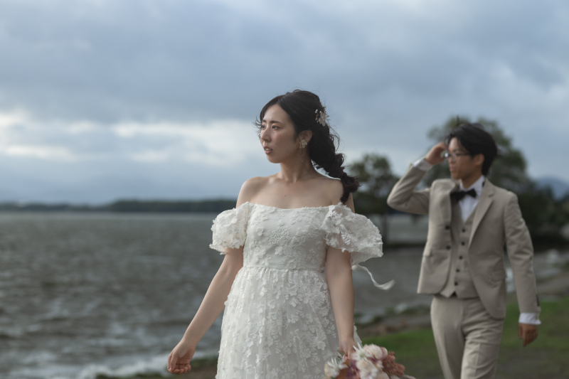 やはり素敵なご自宅でのお仕度♪【お家発プラン】ご自宅和装＆洋装プラン。ご自宅での支度と近隣の思い出の街並みで撮影から洋装撮影。