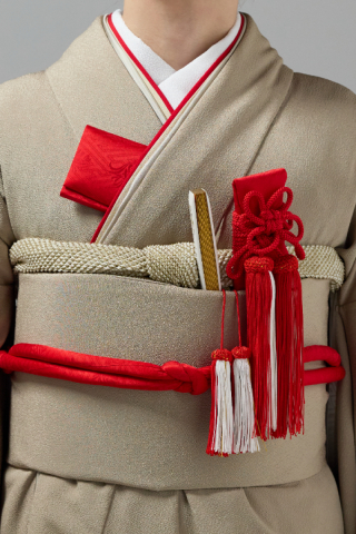 掛下コーディネート茶色　重衿赤ベージュ1