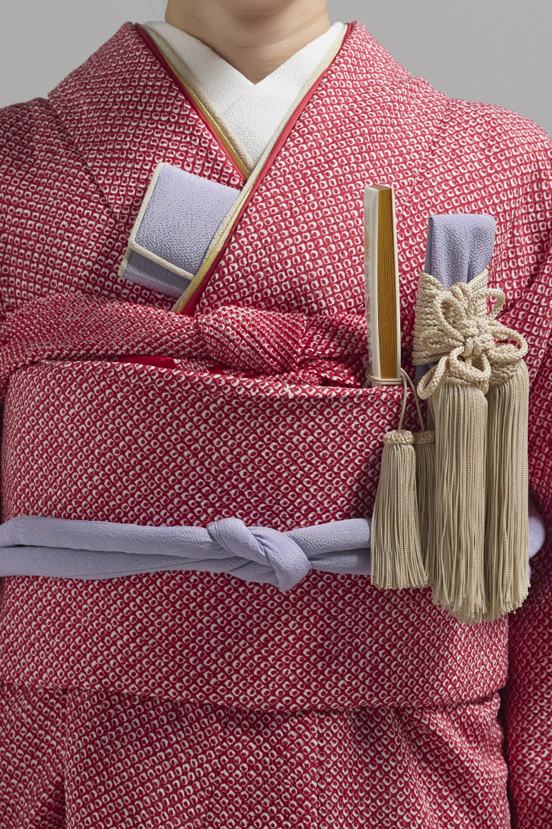 掛下コーディネート赤　重衿ベージュ金2