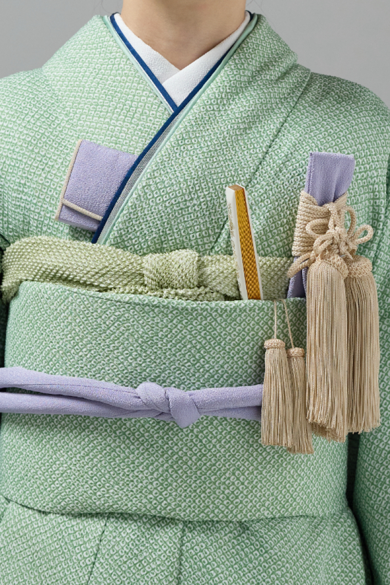 掛下コーディネート薄緑　重衿紺銀2