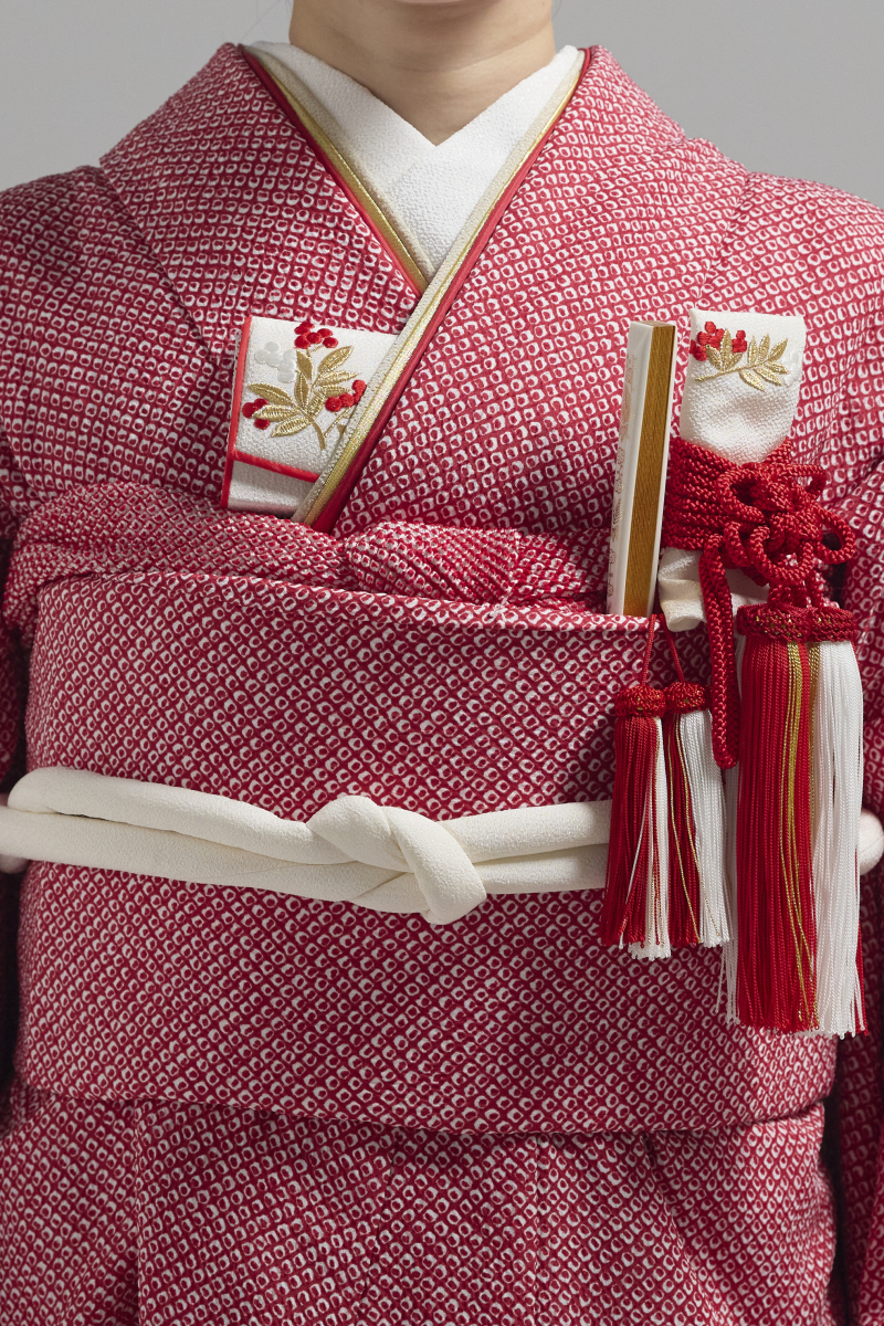 掛下コーディネート赤　重衿ベージュ金1