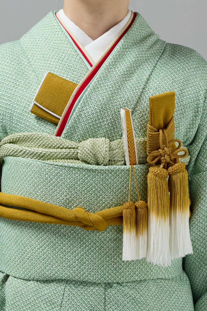 掛下コーディネート薄緑　重衿赤ベージュ1