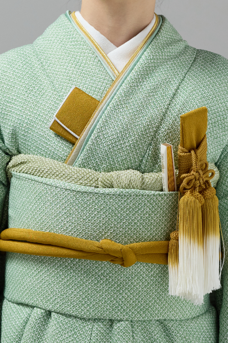 掛下コーディネート薄緑　重衿ベージュ金1