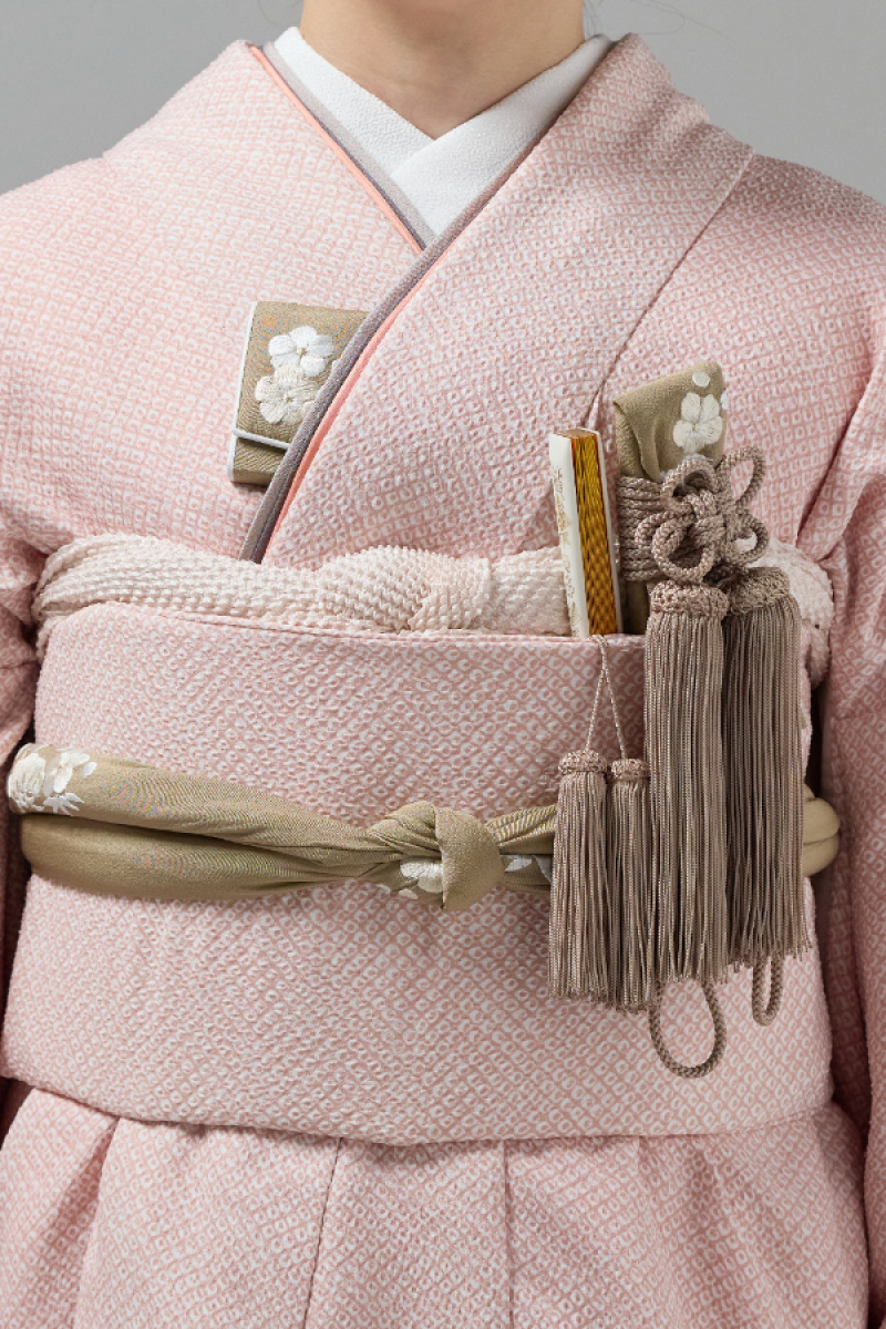 掛下コーディネート薄赤　重衿モカグレー2