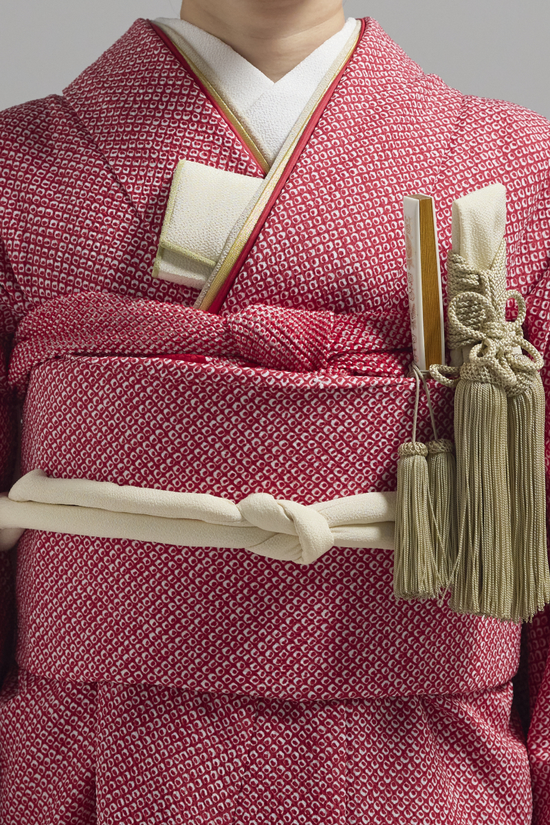 掛下コーディネート赤　重衿ベージュ金2