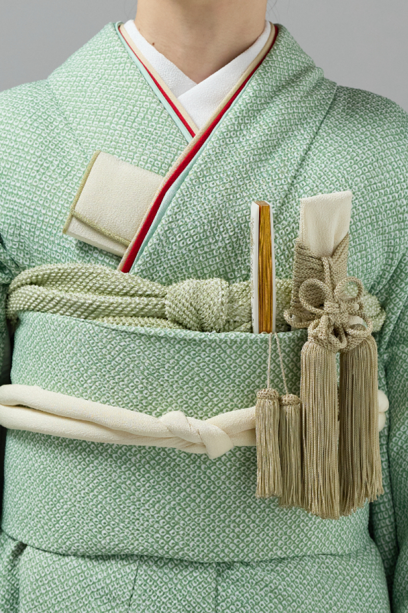 掛下コーディネート薄緑　重衿赤ベージュ2